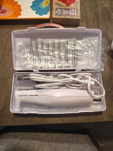 Electric carving knife - knife, opened